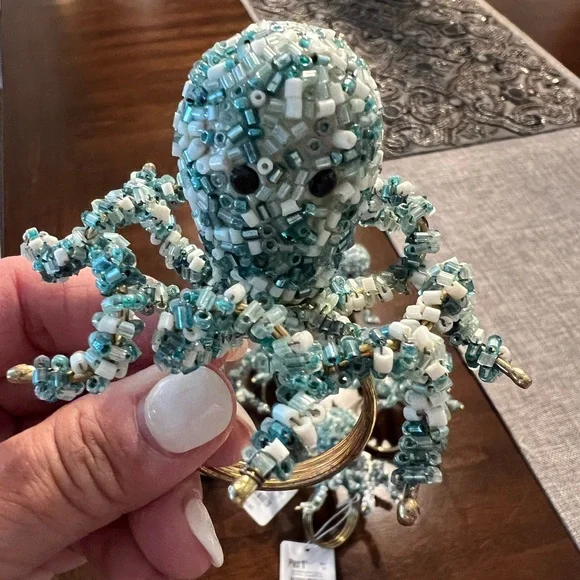 Pier 1 Green and White Beaded Octopus Napkin Rings (6) - Picture 2 of 4